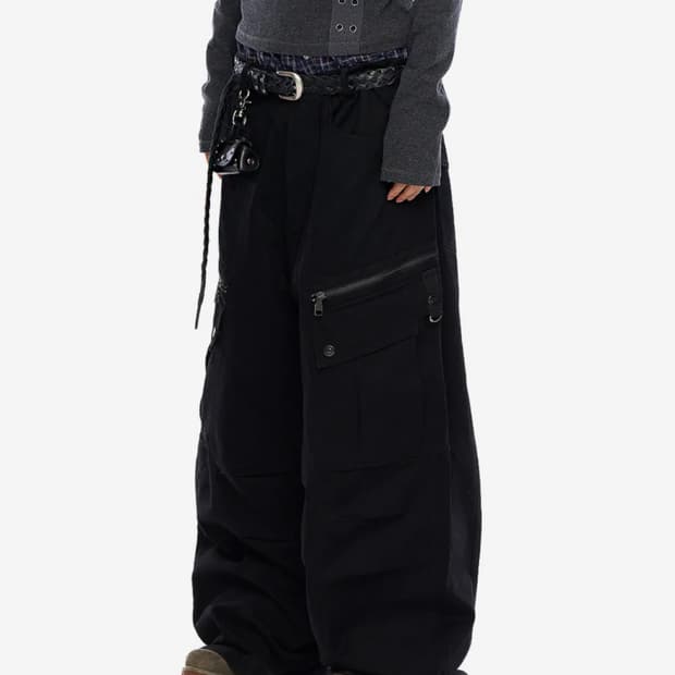 아캄 Knee Pin-Tuck Zippered Cargo Pants 카고