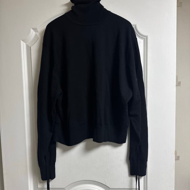 유니클로 jw앤더슨 터틀넥 목티 니트 블랙L