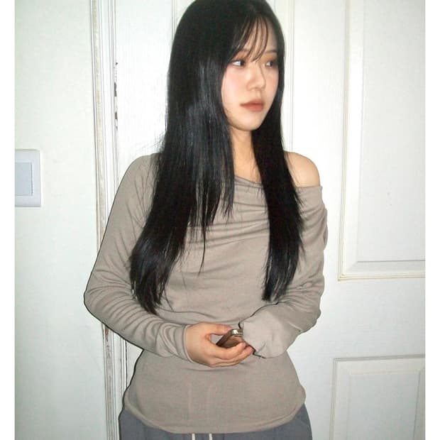 아워캐비넷 onde unbal tee 블랙