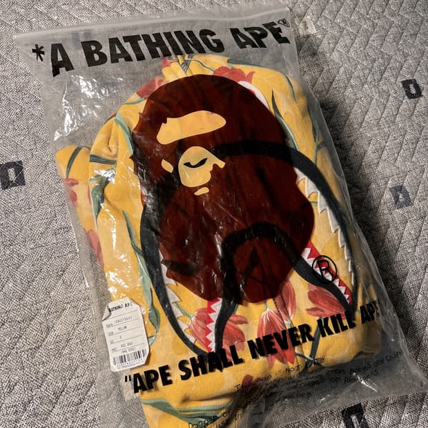 [급처] 베이프 장미 샤크후드 일본판