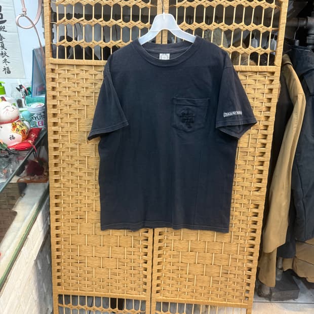 100 정품 크롬하츠 90ss 빈티지 원포켓 자수 반팔 팝니다