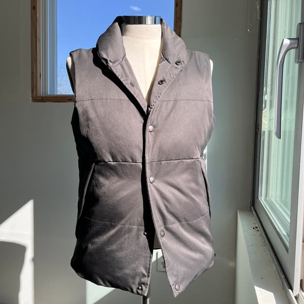 바나나리퍼블릭 패딩 베스트 프리마로프트