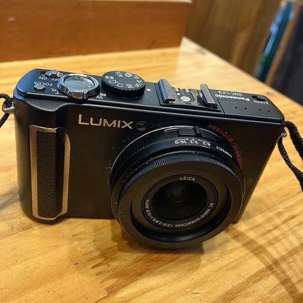 피니소닉 루믹스 LX3