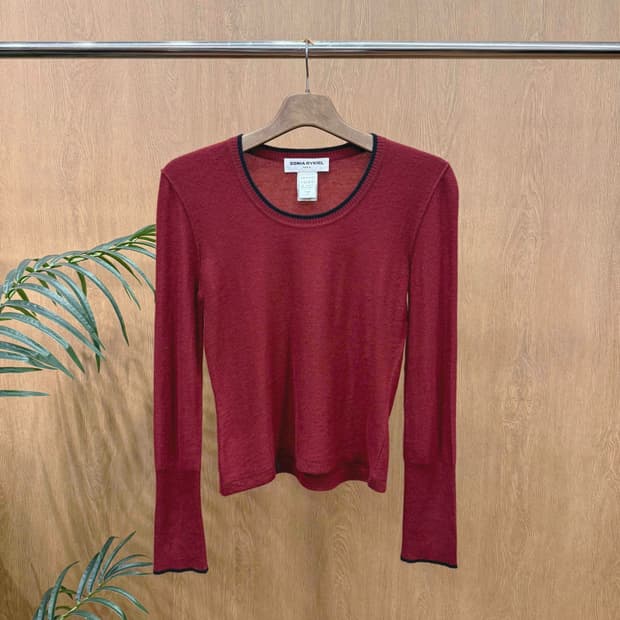 소니아 리키엘 라운드넥 긴팔 니트 블랙 배색 디테일 슬림핏 레드