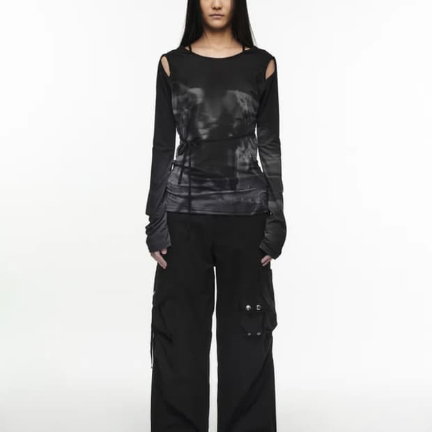 나체 CUT-OUT SLIM FIT LONG SLEEVE BLACK 