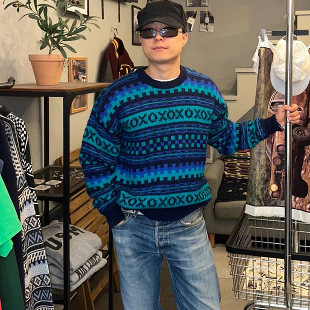 90‘s Stobi Denmark pure wool ethnic knit