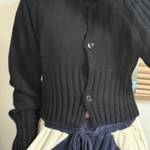 마뗑킴 블랙 크롭 니트 가디건