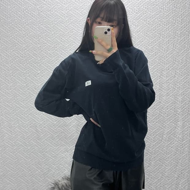 씨피컴퍼니 빈티지 모던 시크 미니로고 롱슬리브 맨투맨 L C09579