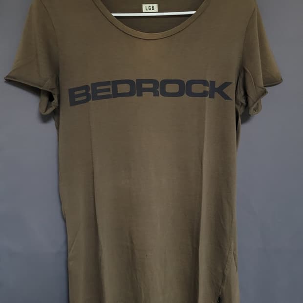 L.G.B. BEDROCK 티셔츠