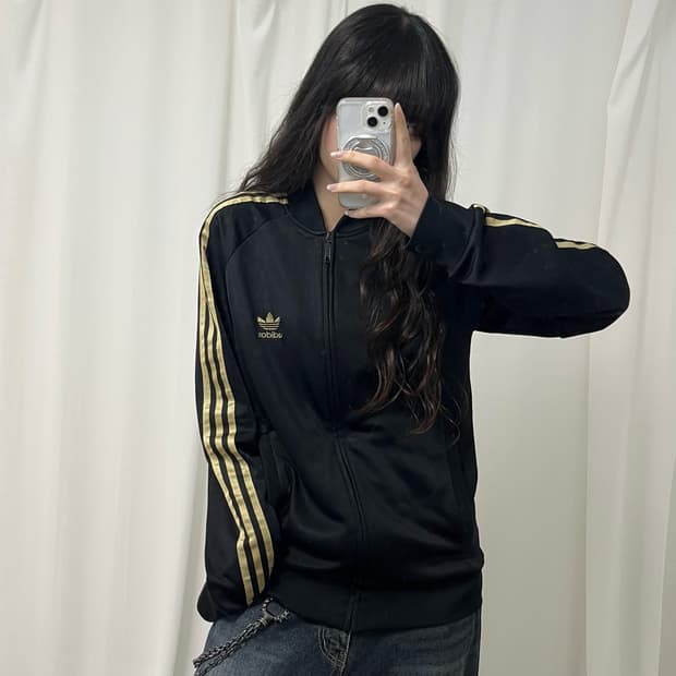 Adidas black & gold Superstar jersey