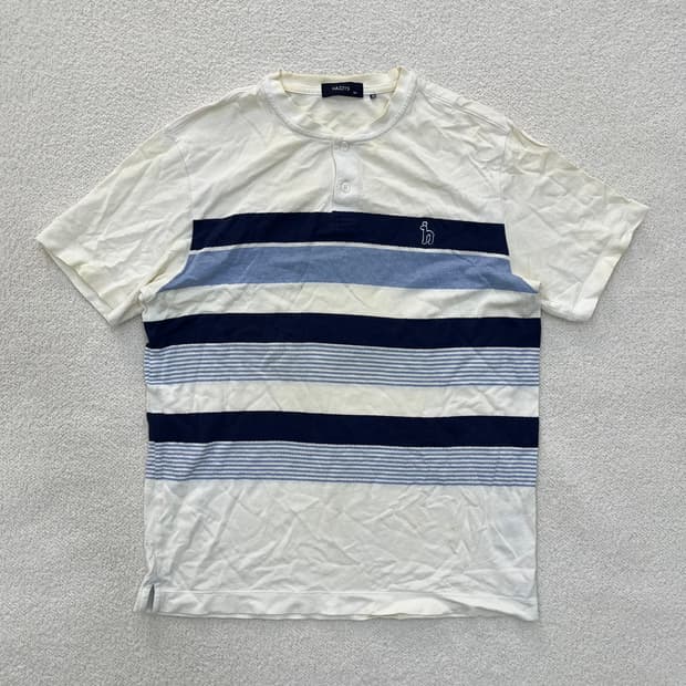 100 헤지스 헨리넥 반팔 티셔츠 0303M