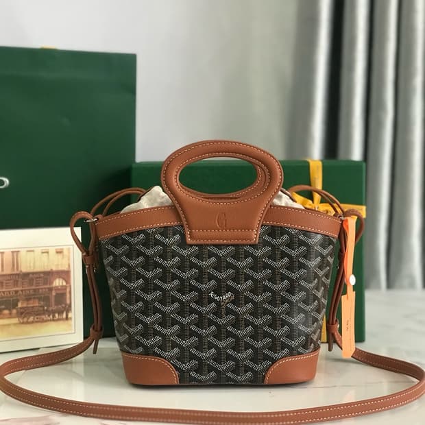 고야드 벨루가백