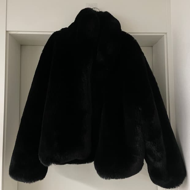 MORE THAN DOPE 페이크퍼코트