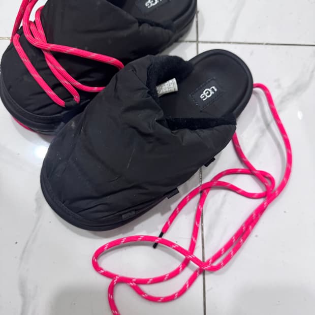 어그 패딩슬리퍼 스페이스슬라이더 테크 슬라이드 플랫폼