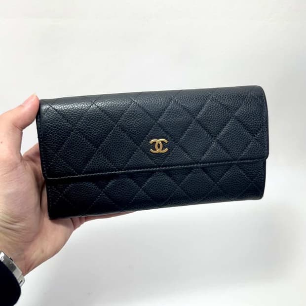 샤넬 캐비어 금장 장지갑