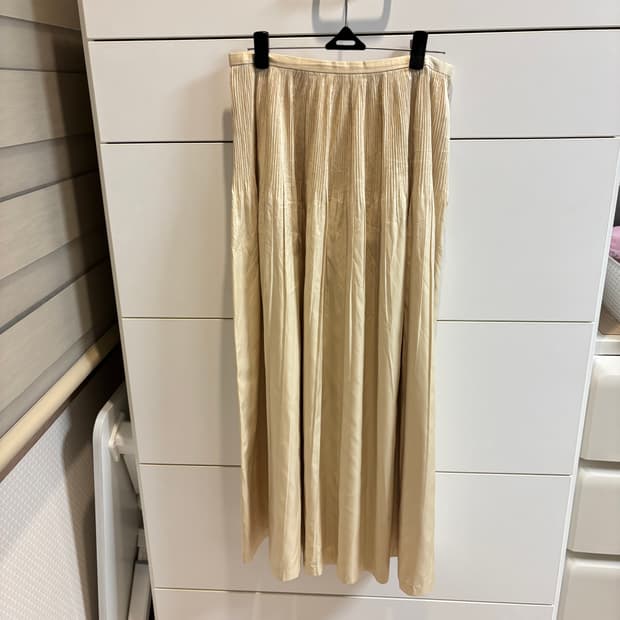 (일본제)Saint Joie 버터베이지 플리츠 스커트