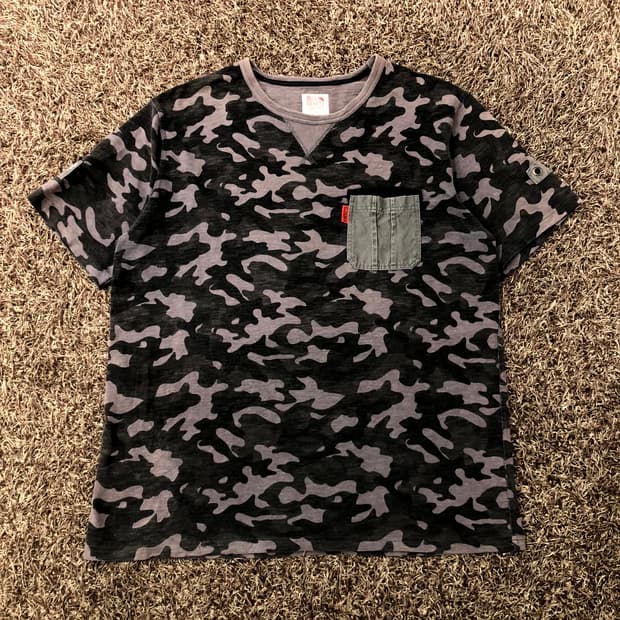  4L RED BERETS 카모 반팔 티셔츠