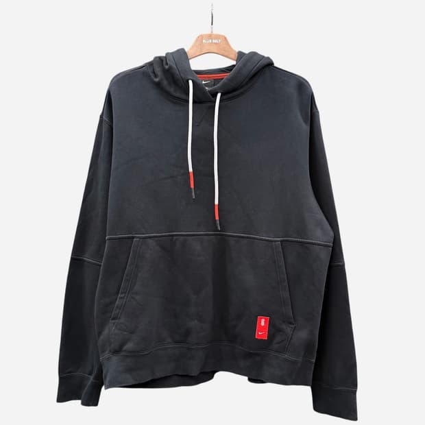 나이키 카이리 어빙 후드티 레드스트링 측면 레터링 디테일 블랙