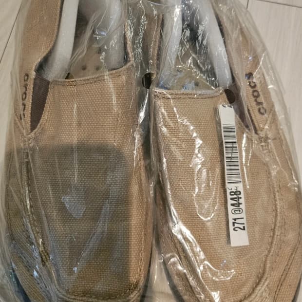 크록스 산타 크루즈 클린 컷 로퍼270