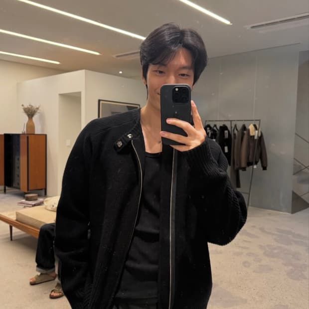 MERINO WOOL KNITTED ZIP-UP JUMPER_ BLACK