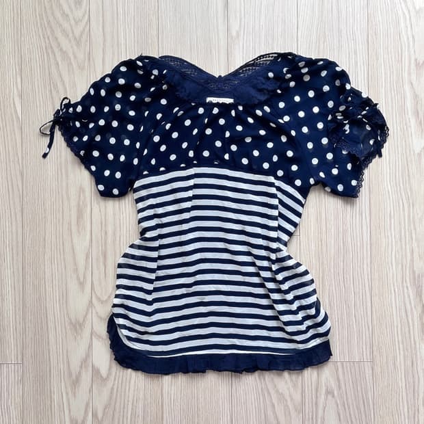 엑시즈팜 네이비 도트 스트라이프 블라우스