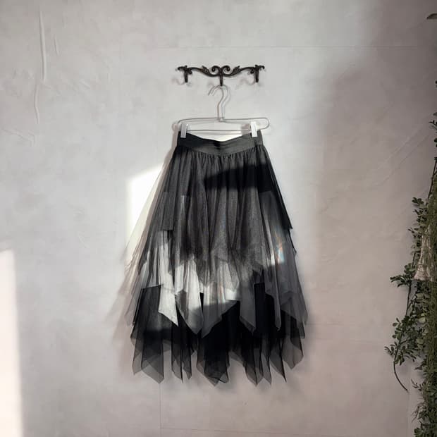 Black & gray unbalanced mesh layered sk