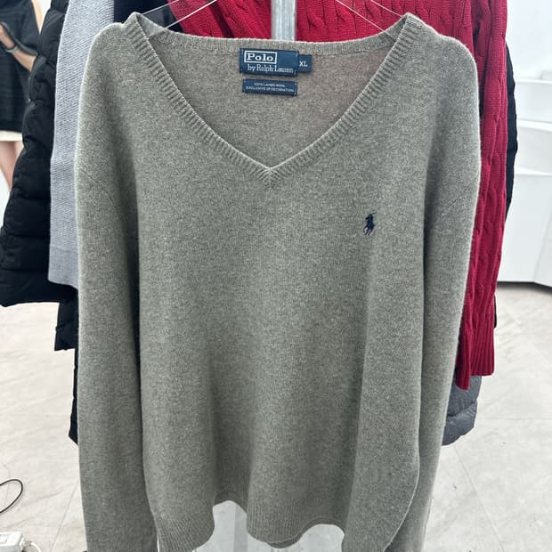 폴로 브이넥 그레이니트