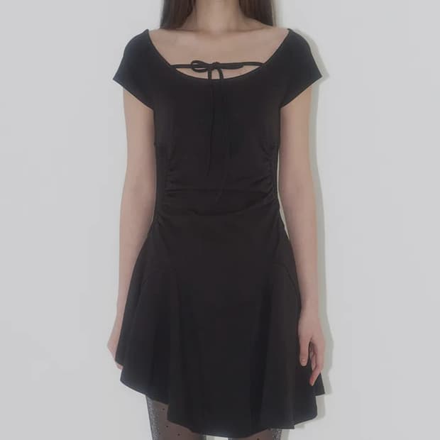 [미착용새상품,품절상품,정가9.6만원] 일리고 레이스 셔링 플레어 원피스