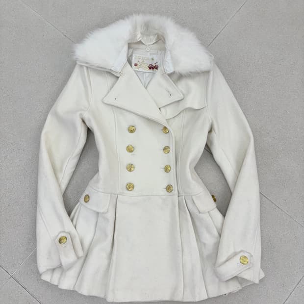 리즈리사 아이보리 플리츠 코트