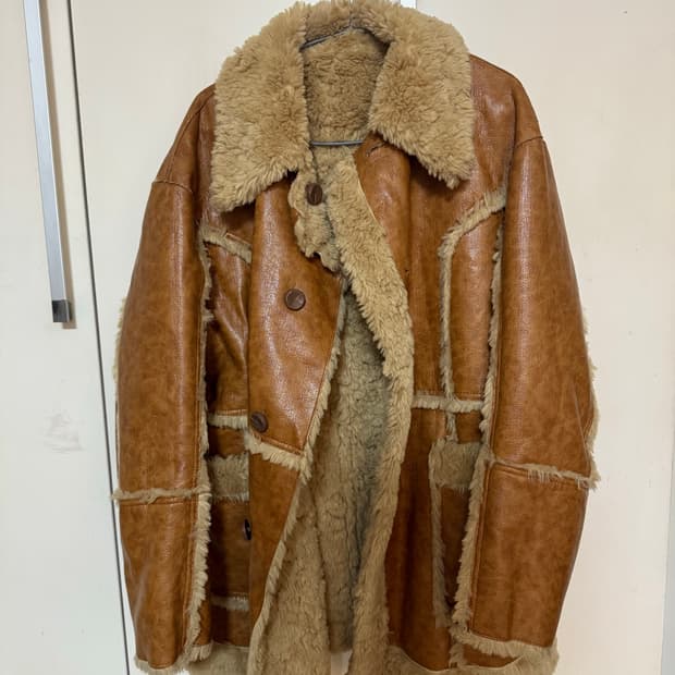 Perverze 무스탕 리버시버블 자켓