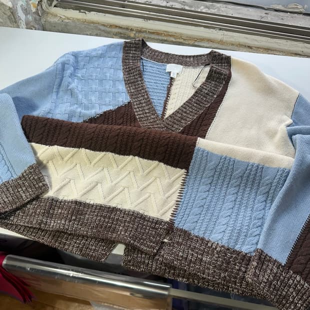 우먼L 에이치앤앰 H&M 루즈오버핏 멀티컬러 딥브이넥니트