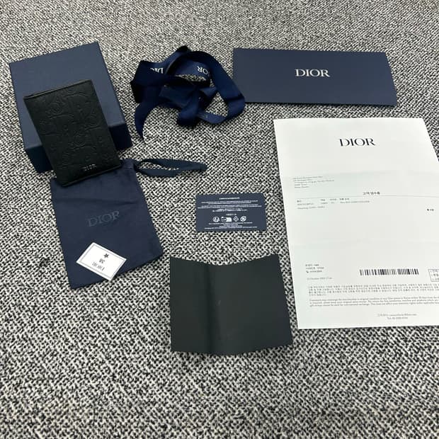 디올 그래비티 오거나이저 카드지갑