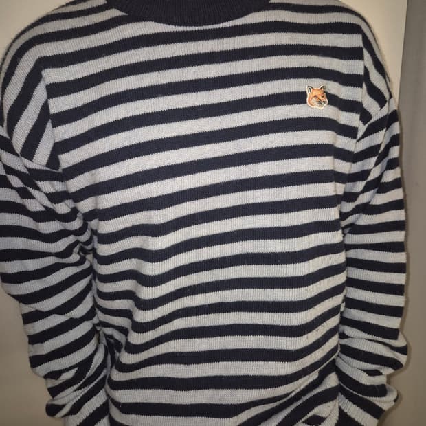 메종키츠네 네이비소라 스트라이프 단가라 니트