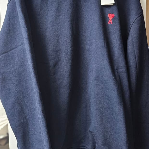 Ami 아미 스몰 하트 로고 맨투맨 m