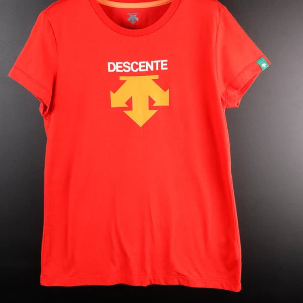 데상트 기능성 티셔츠