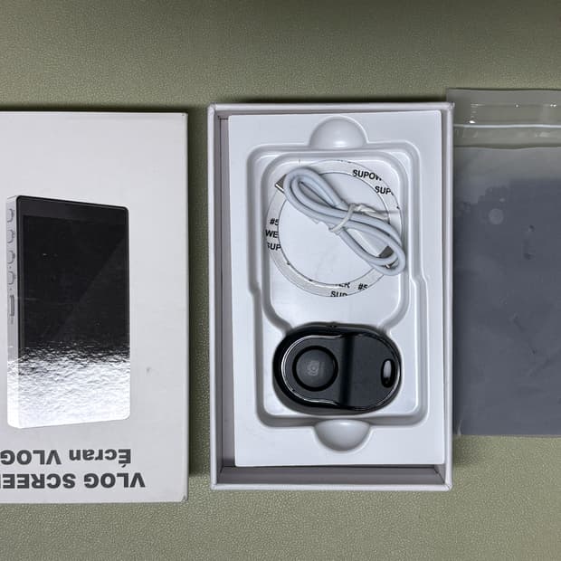 맥세이프 브이로그 후면 셀카 미러링 모니터 미사용 새제품 판매