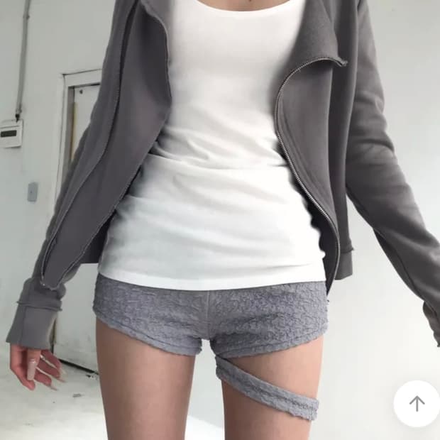 WRINKLE TEXTURE SHORTS