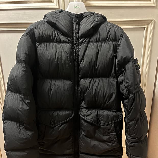 스톤아일랜드 크링클랩스 후드 다운 자켓 블랙 24fw S사이즈