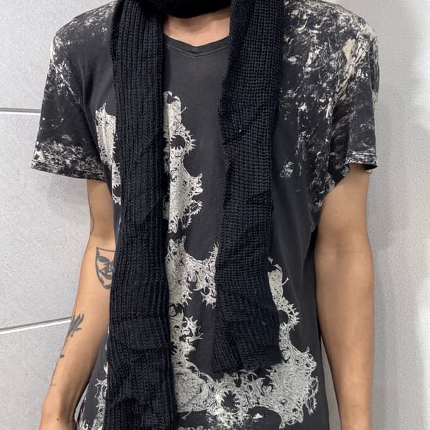 13. Black scarf 2.5