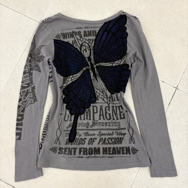 글리츠 나비 롱슬리브