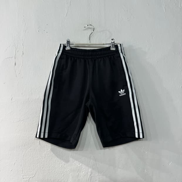 아디다스 검흰 반바지 M