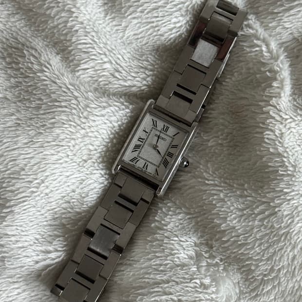 세이코 나노유니버스 쿼츠 시계