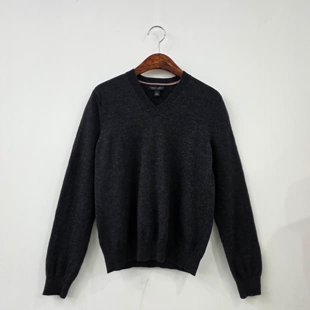 바나나리퍼블릭 메리노 울100 차콜그레이 브이넥 니트