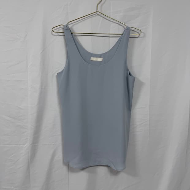 ORR(오르) 와이드넥 슬리브리스 블라우스