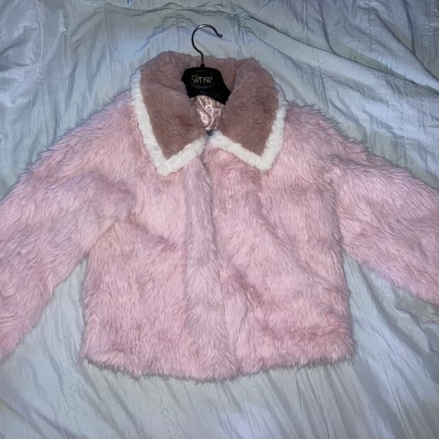 에코퍼 핑크 털코트