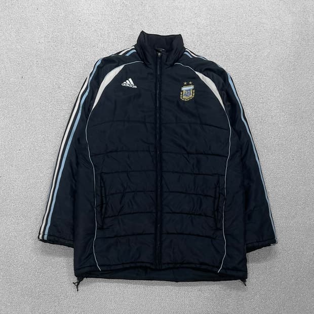 아디다스 아르헨티나 하프 롱 패딩