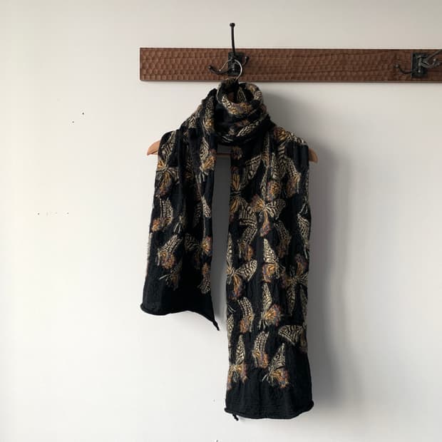 24fw 축융 울 나비 HAPPY 머플러