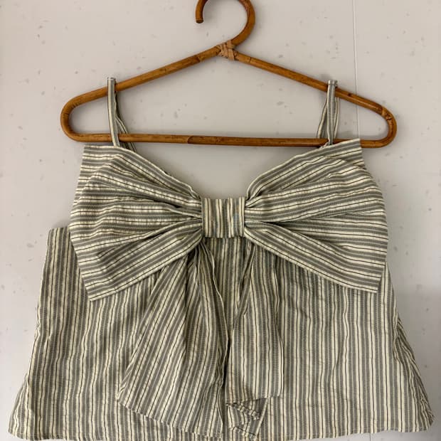 살롱드욘 리본 블라우스