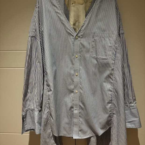 77cirka 스트라이프 브이넥셔츠