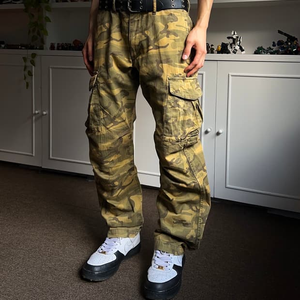 Beauty & Youth 웜 카모 릴랙스드 카고 팬츠